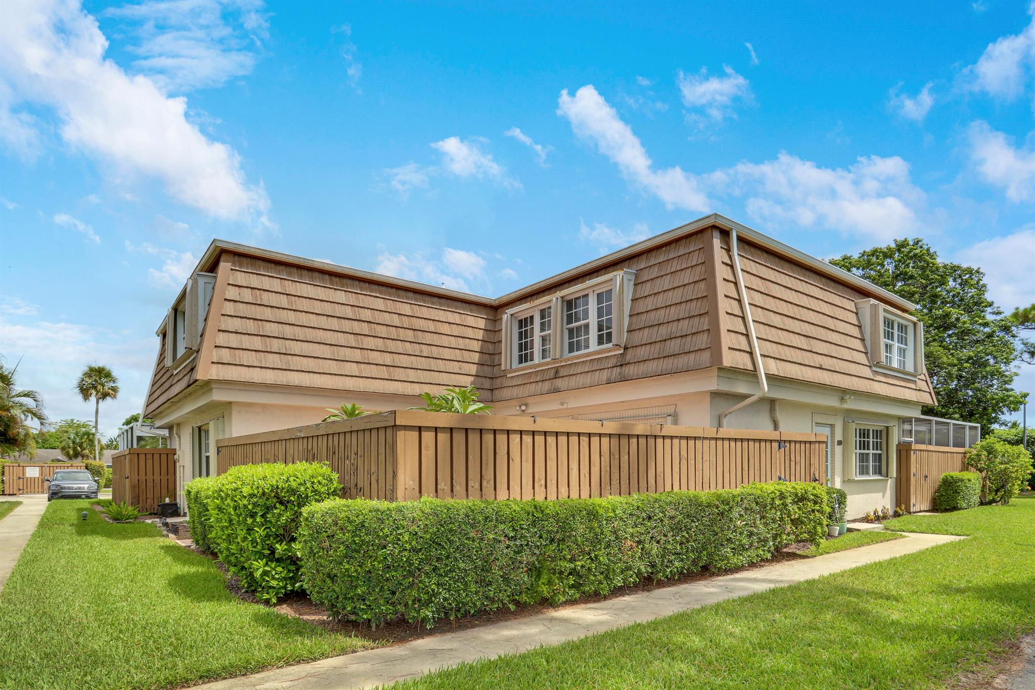 Wake uo to tranquil lake views in this spacious 3BR, 2.5BA townhome in the heart of Palm Beach Gardens!! Enjoy an open-concept living area, half bath for guests, and laundry on the main level. Relax on your private patio or take in the serene waterfront and green space views. Upstairs features the primary suite plus two addiontional bedrooms. Two reserved parking spaces, guest parking, and a prime location near shopping, dining, beaches, and highways make this the perfect rental.