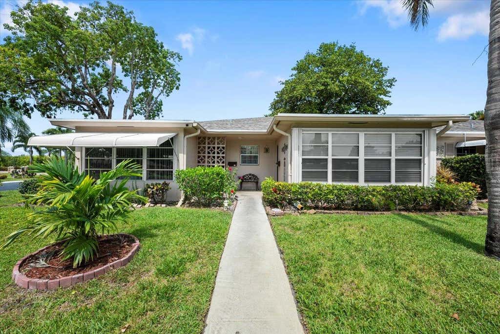 Photo of 1422 High Point Way NW #B, Delray Beach, FL 33445 (MLS # R11095056)