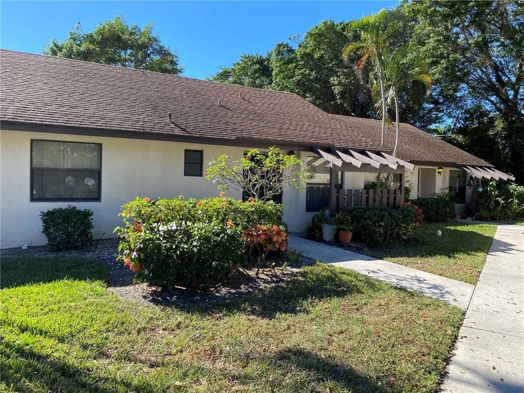 Photo of 103 Via De Casas Norte #103, Boynton Beach, FL 33426 (MLS # F10269496)