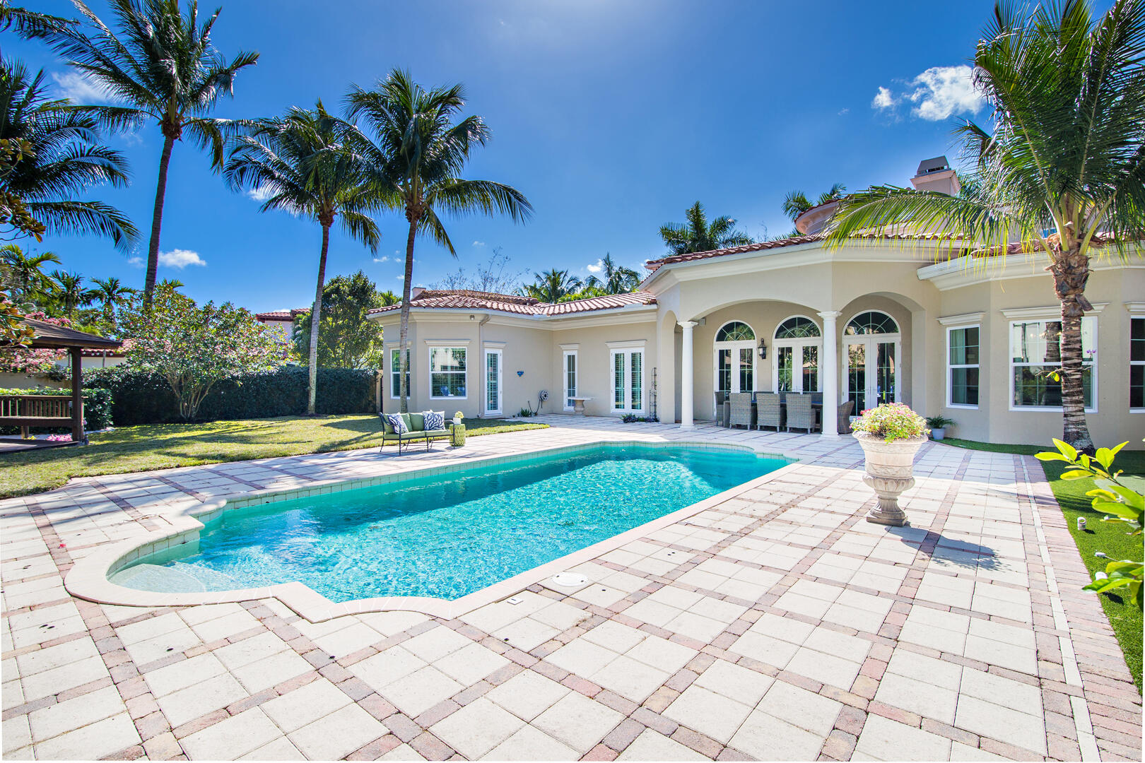 VALENCIA AT ABACOA - Residential