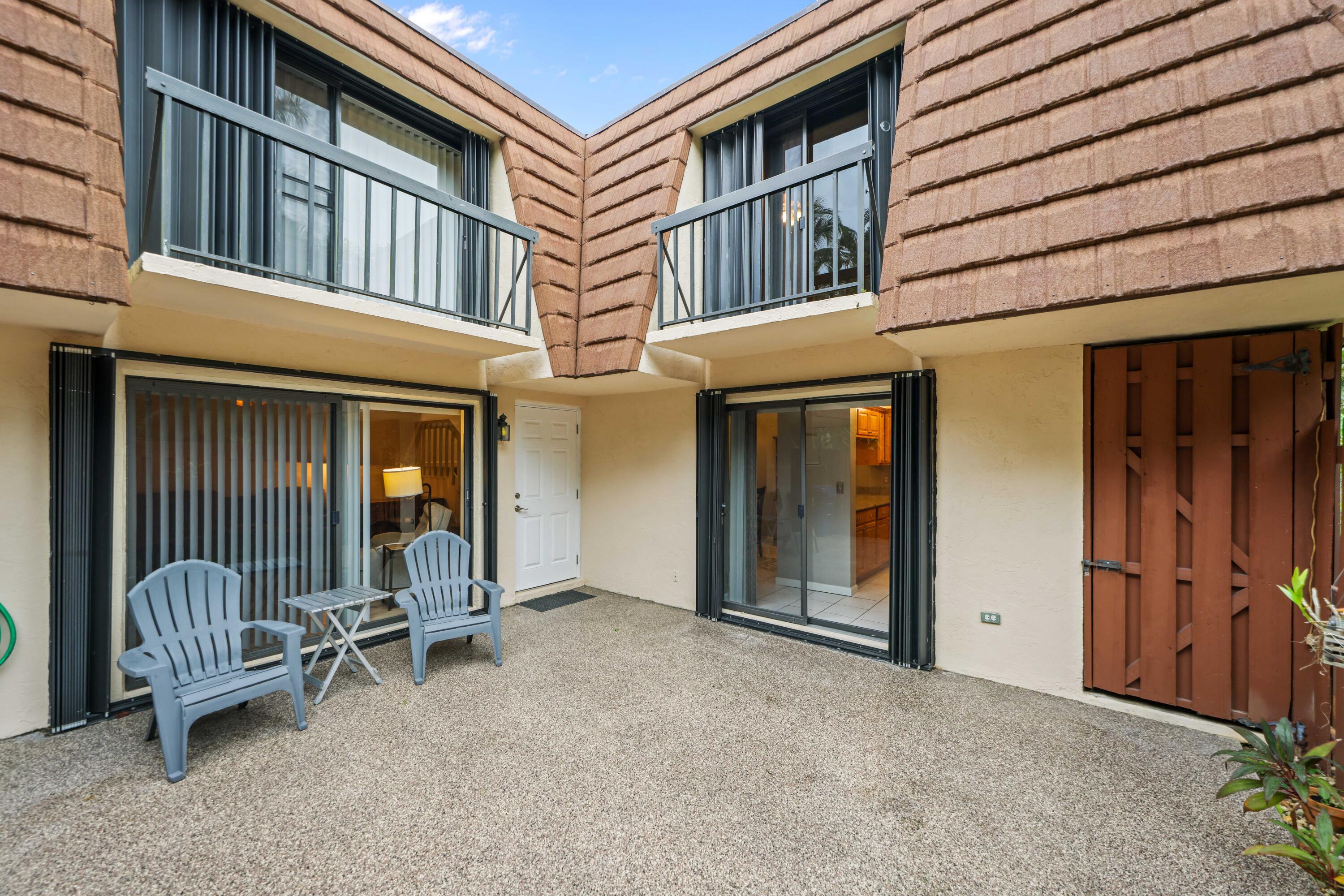 825 CENTER Street 39D