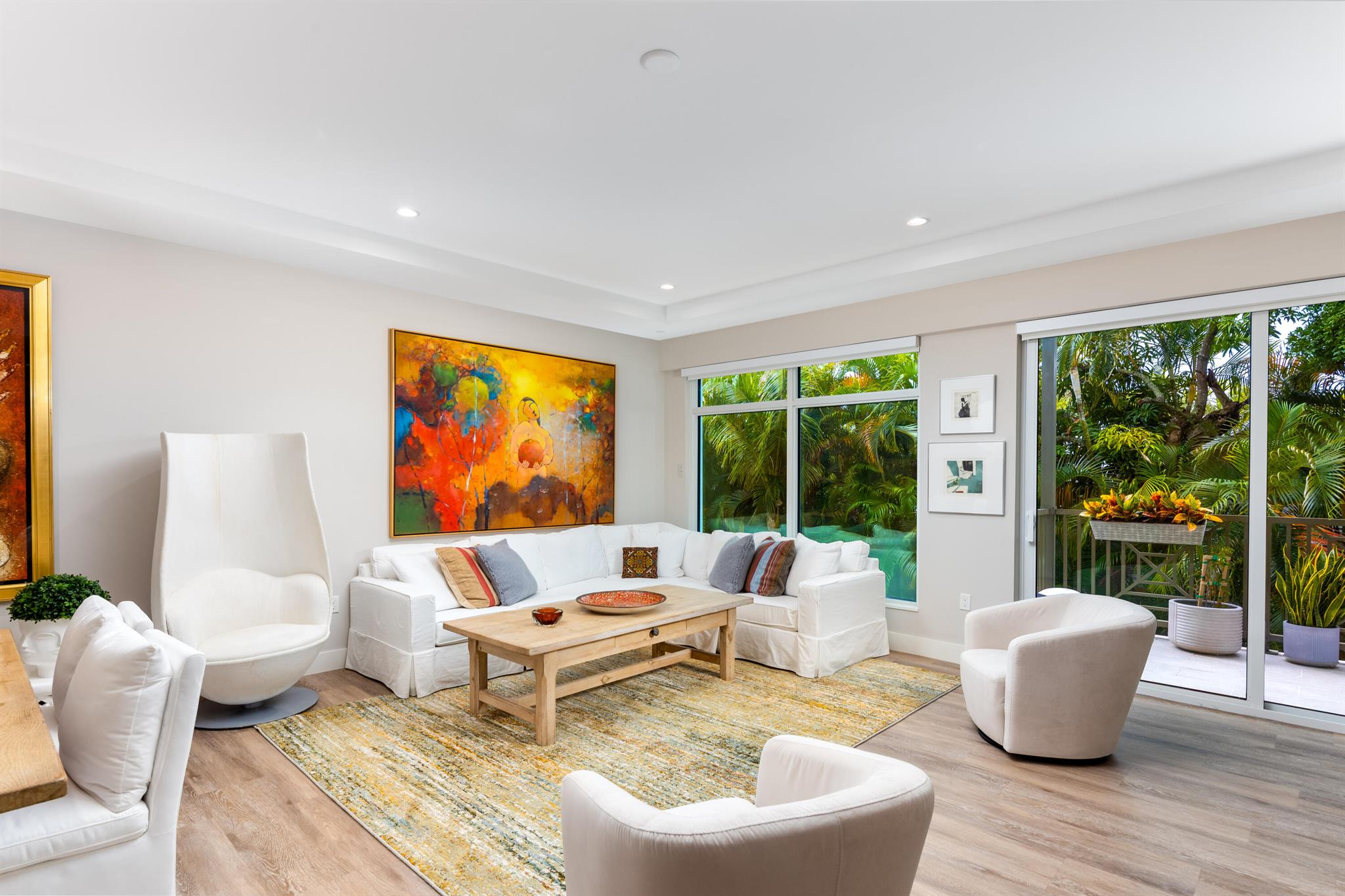 Come home to Sailfish Cove, Stuart's premier downtown waterfront condo. This bright 2-bed, 2-bath residence offers an open layout, custom built-ins, abundant natural light, and a private balcony with river views. Just steps from historic downtown, fine dining, and boutique shopping. Enjoy resort-style amenities including a riverfront pool, rooftop viewing deck, and outdoor kitchen. With only 30 luxury residences and 8 retail/office spaces, Sailfish Cove combines privacy, sophistication, and walkable coastal living.