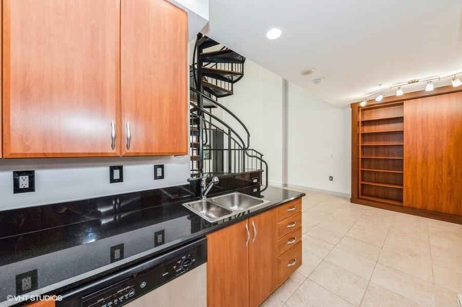 ONE CITY PLAZA CONDO - Residential Lease