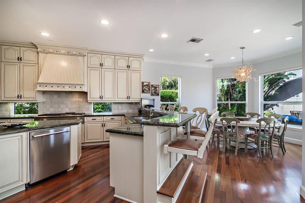 SUN AND SURF CLUB COMMUNI - Residential