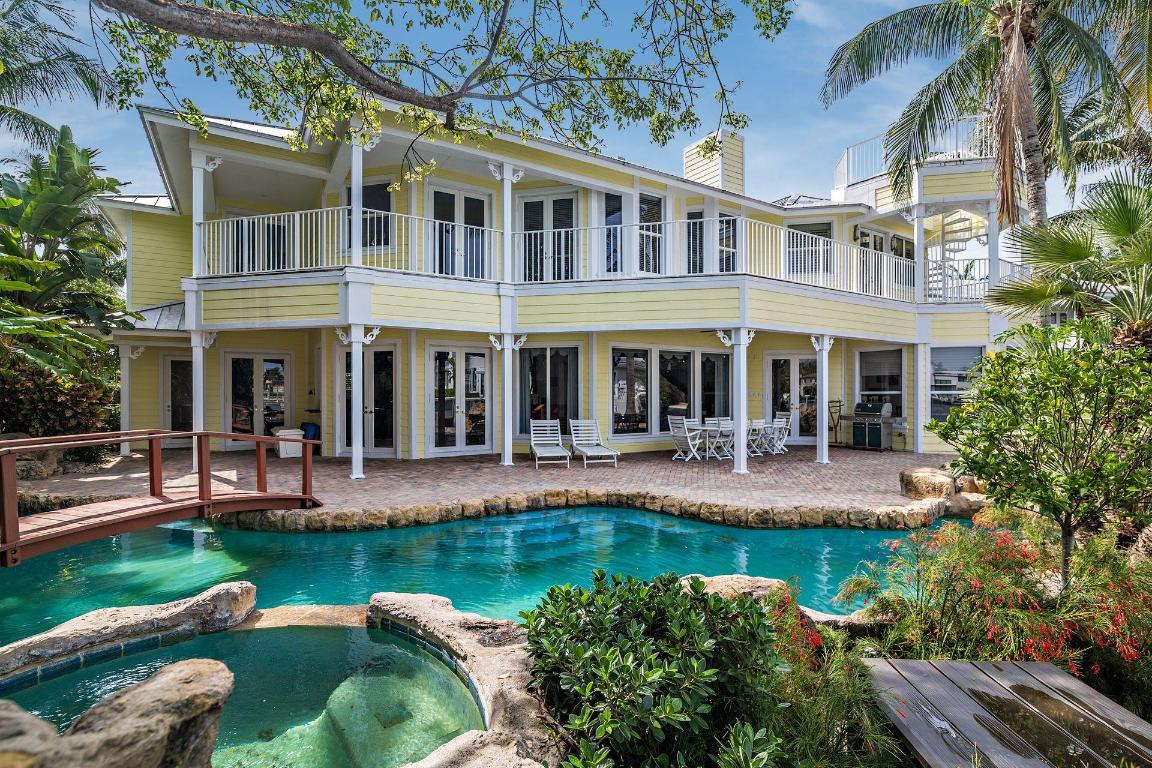 SUN AND SURF CLUB COMMUNITY - Residential