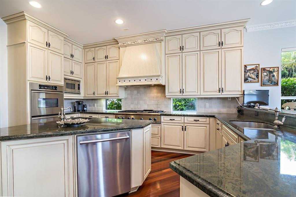 SUN AND SURF CLUB COMMUNI - Residential