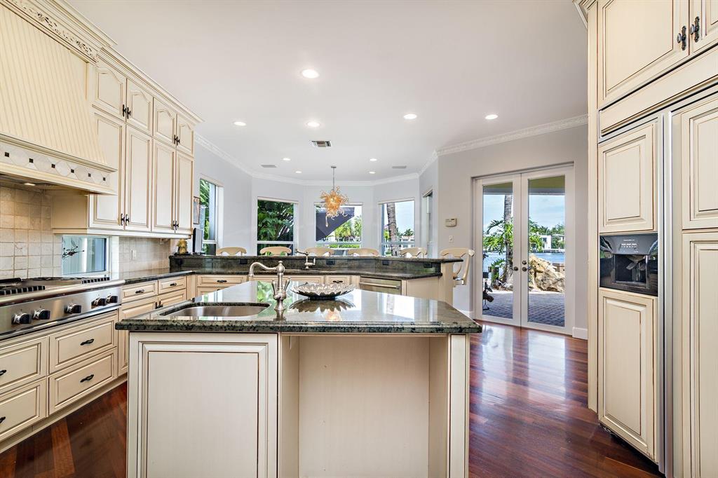 SUN AND SURF CLUB COMMUNI - Residential