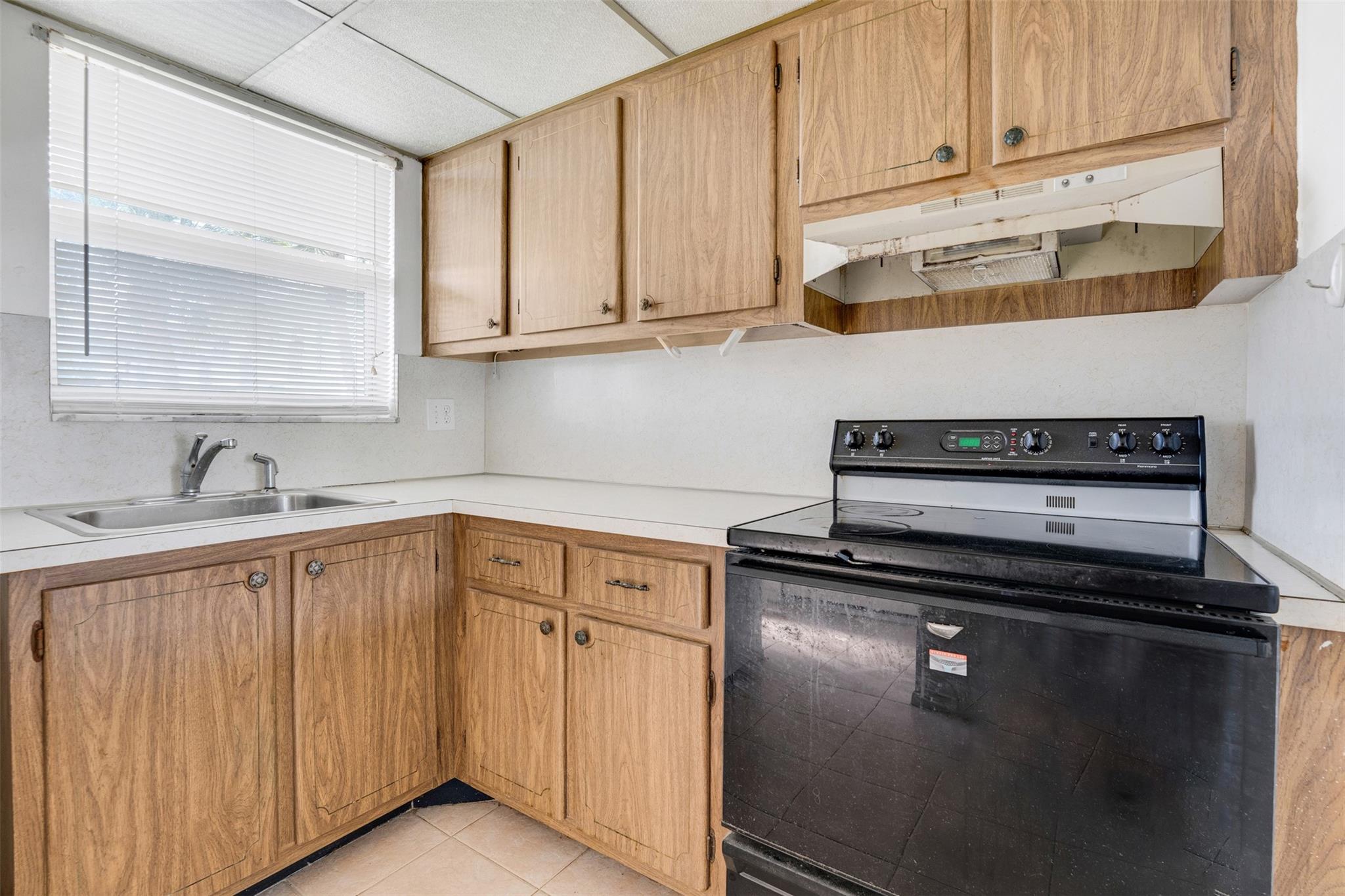 8510 Sunrise Lakes Blvd 208