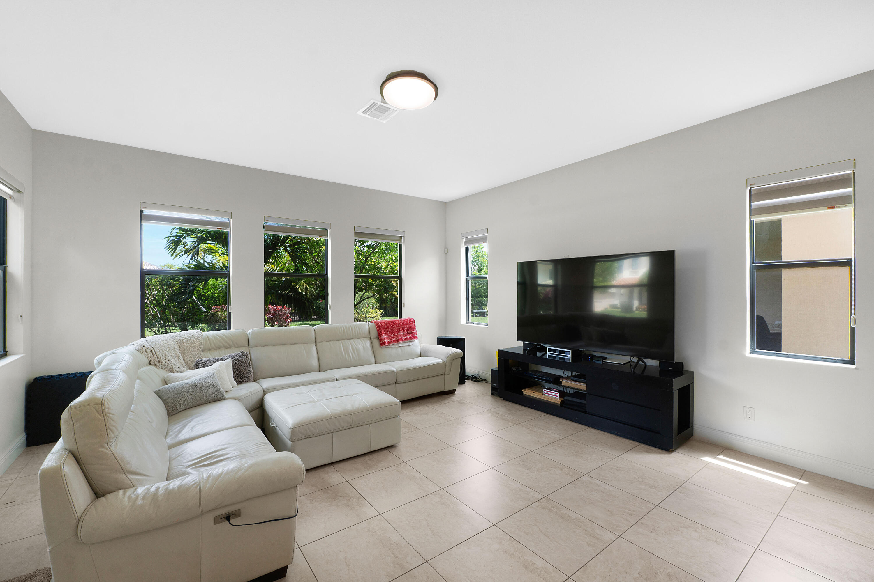 PARKLAND BAY - Residential