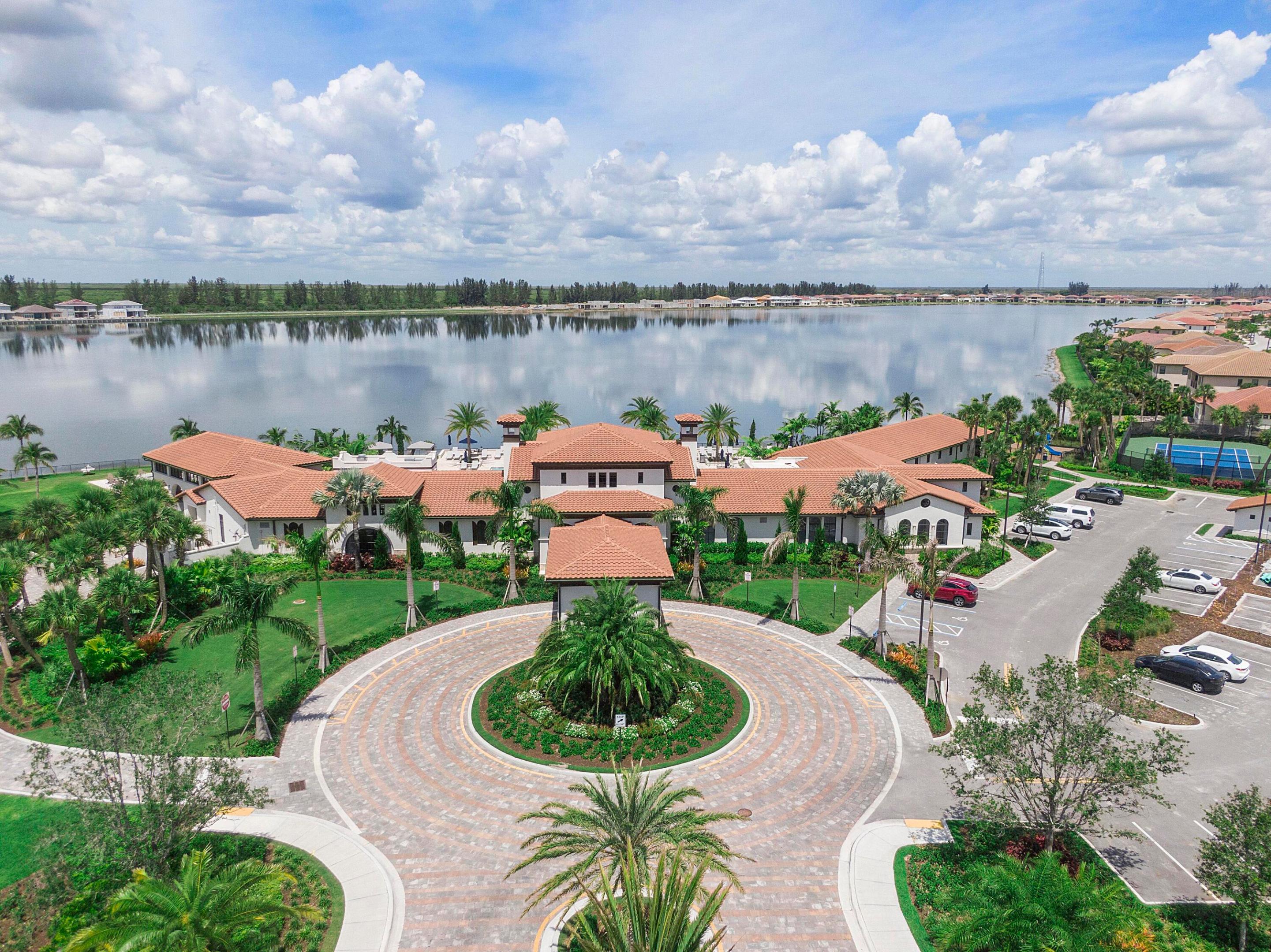 PARKLAND BAY - Residential