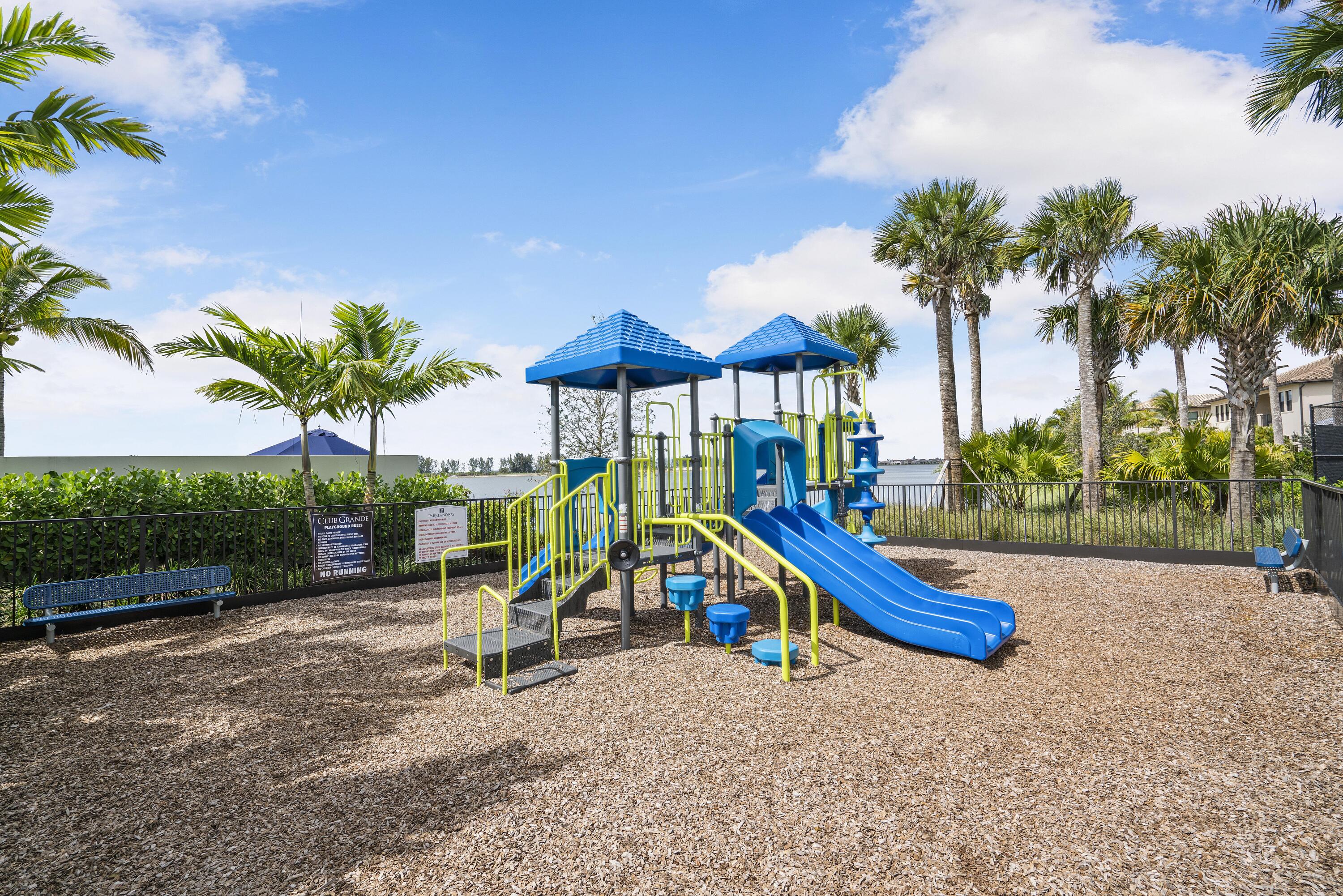 PARKLAND BAY - Residential