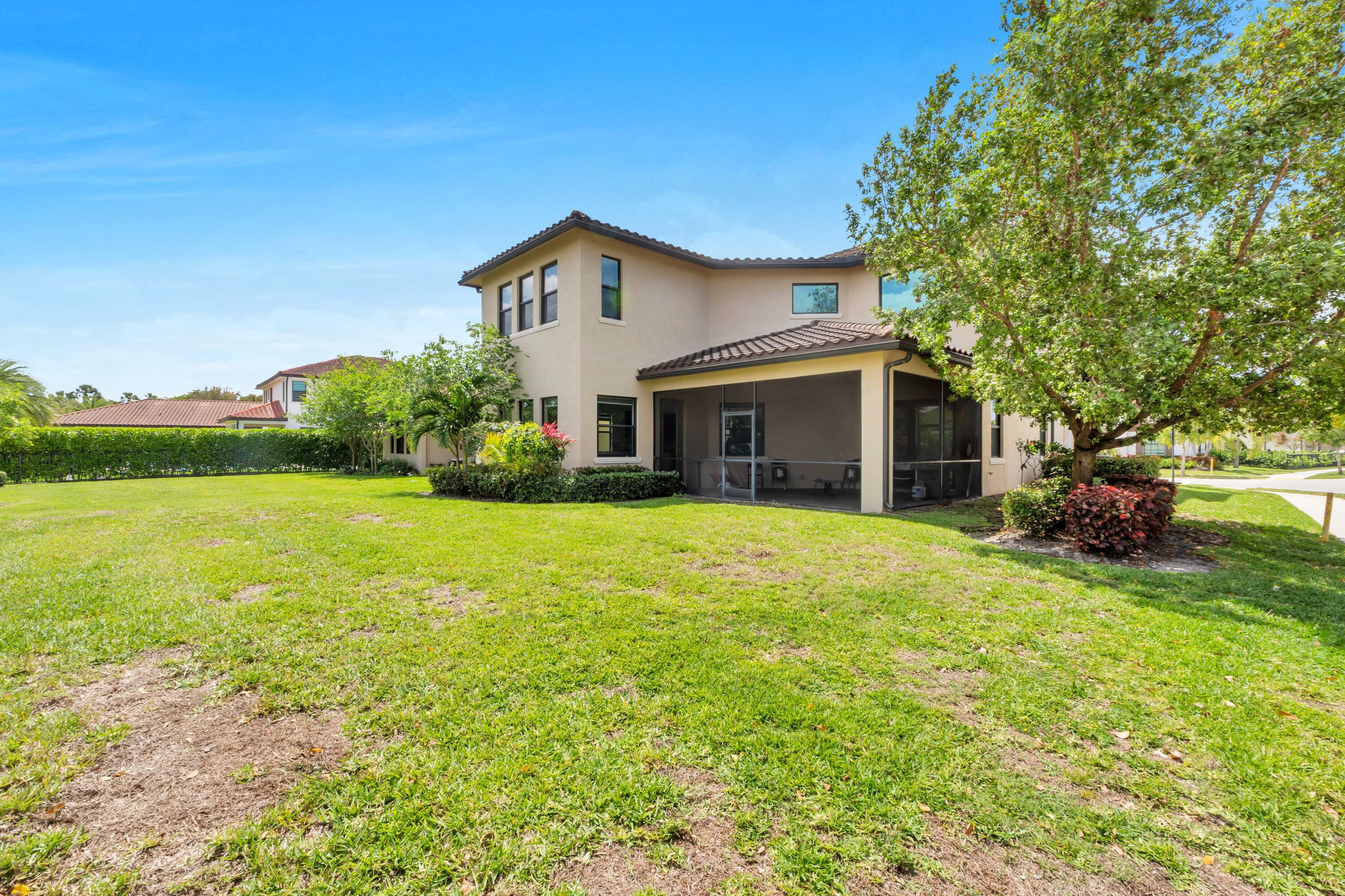 PARKLAND BAY - Residential