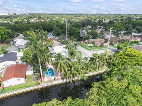 Tiny photo for 3030 ARTHUR Street, Hollywood, FL 33021 (MLS # B26053694)