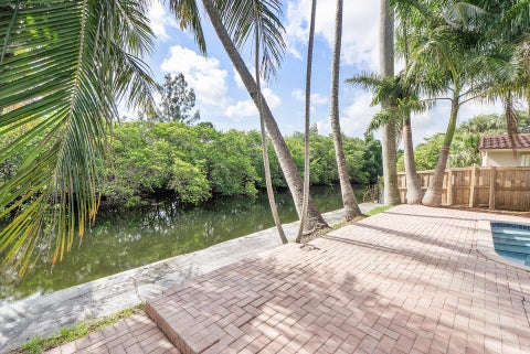 Tiny photo for 3030 ARTHUR Street, Hollywood, FL 33021 (MLS # B26053694)