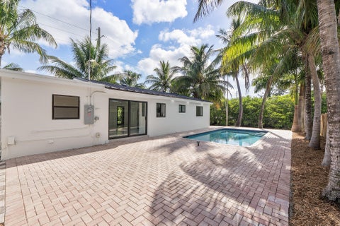 Tiny photo for 3030 ARTHUR Street, Hollywood, FL 33021 (MLS # B26053694)