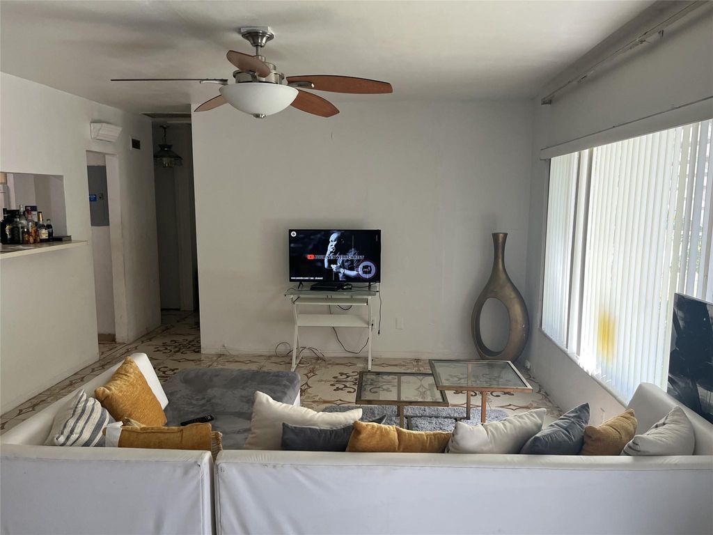 Photo of 368 E Dayton Circle, Fort Lauderdale, FL 33312 (MLS # F10468975)