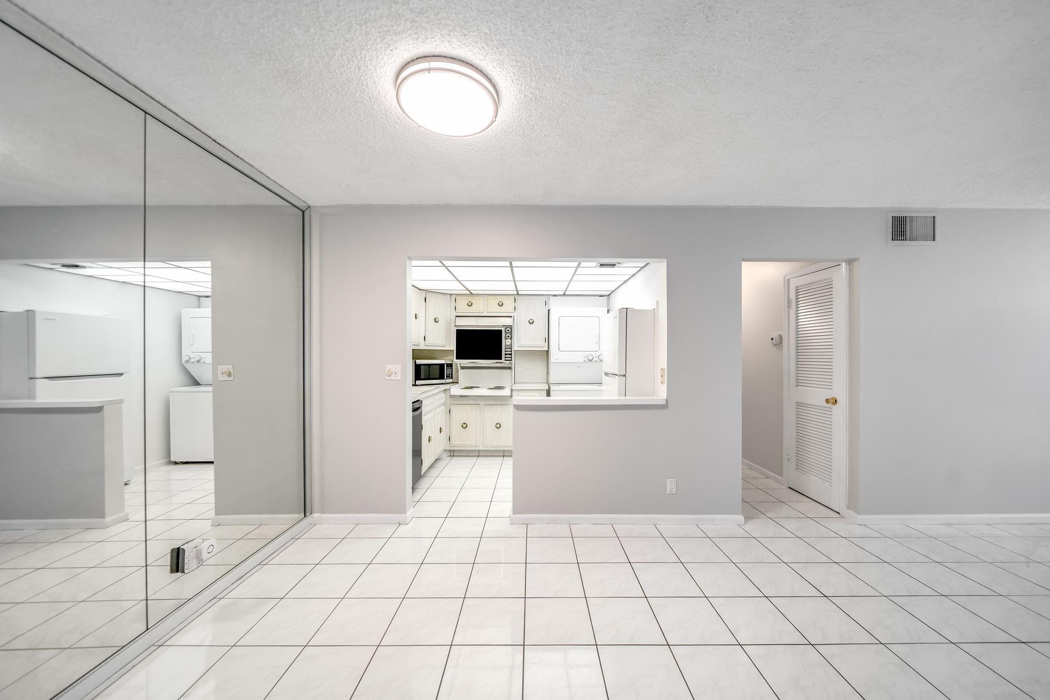 150 Cypress Club Dr 528