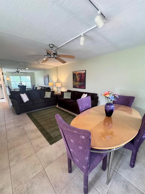 221 Suffolk F Boca Raton FL 33434