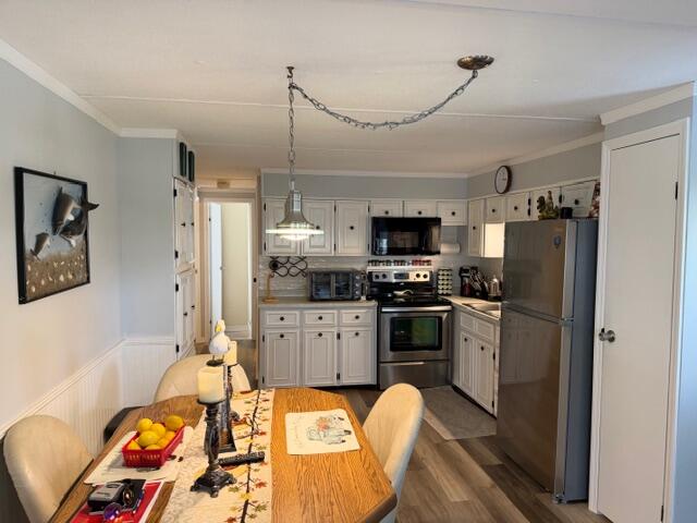 SPANSIH LAKES ONE - Residential