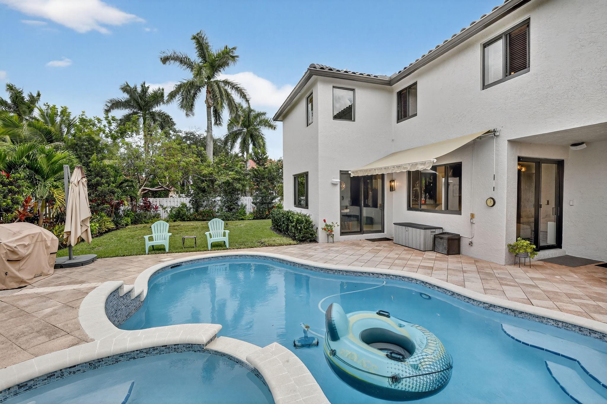 WINDSOR PALMS - Residential