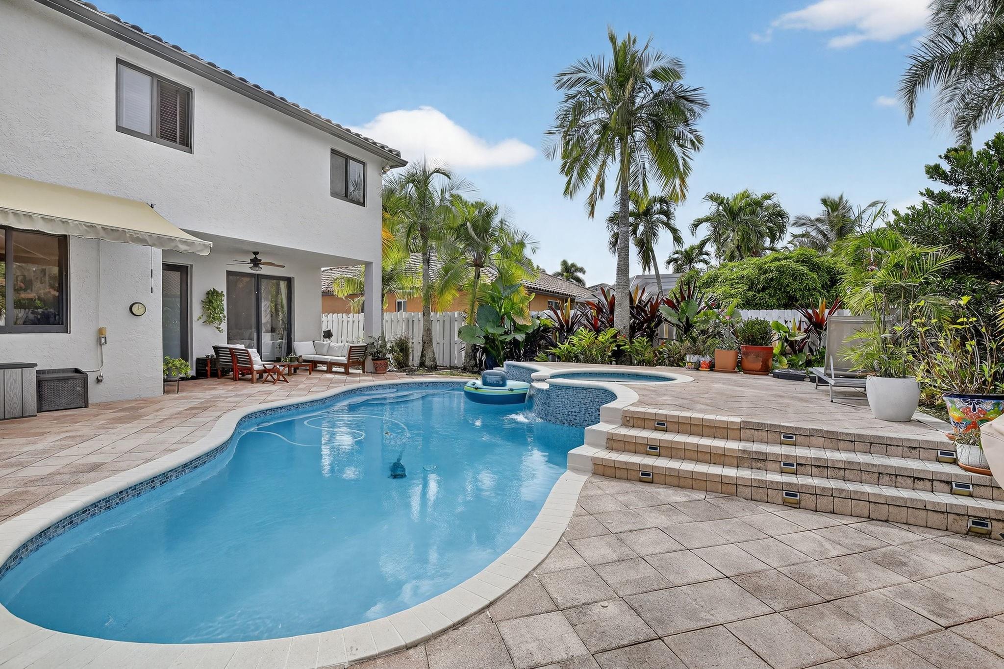 WINDSOR PALMS - Residential