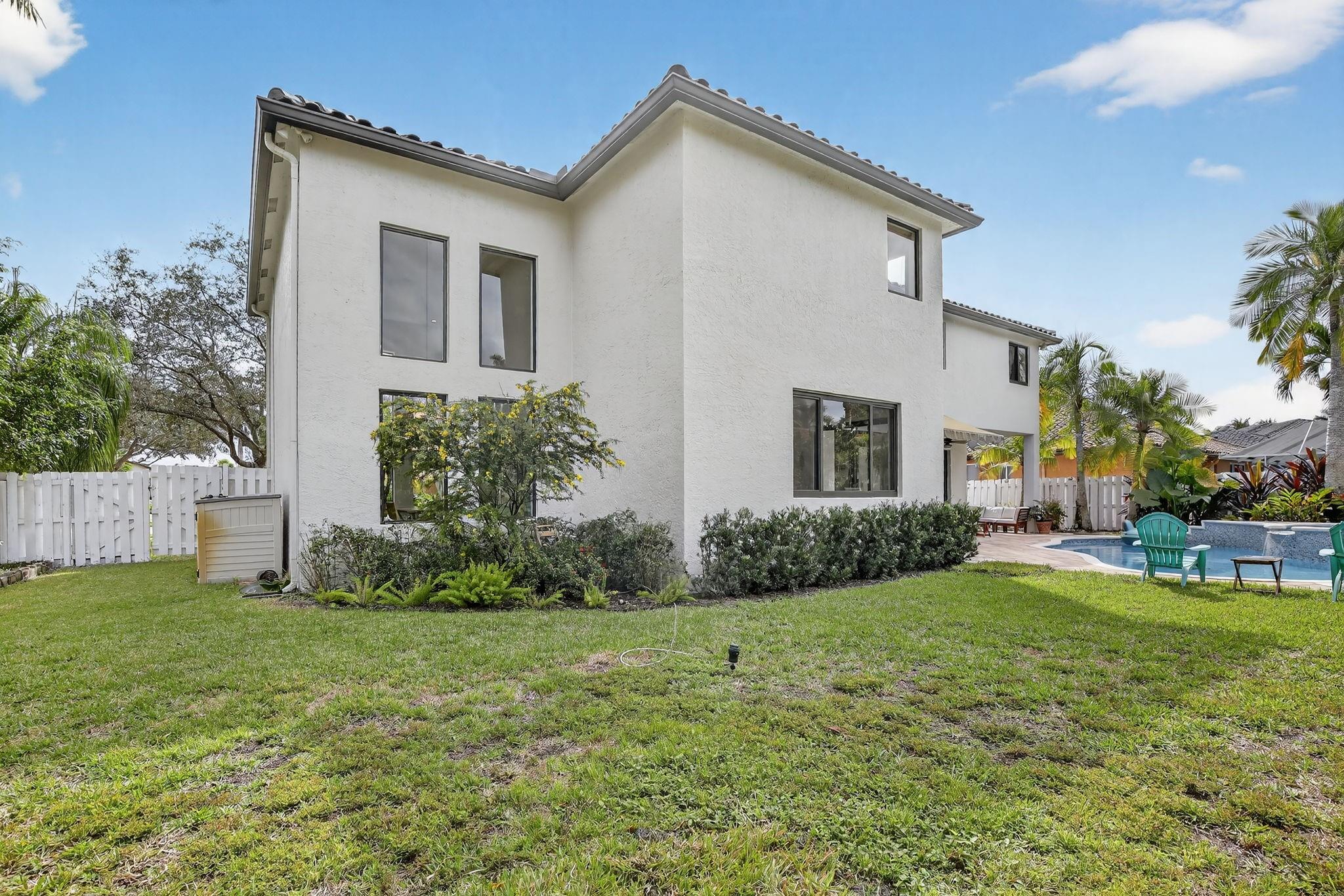 WINDSOR PALMS - Residential