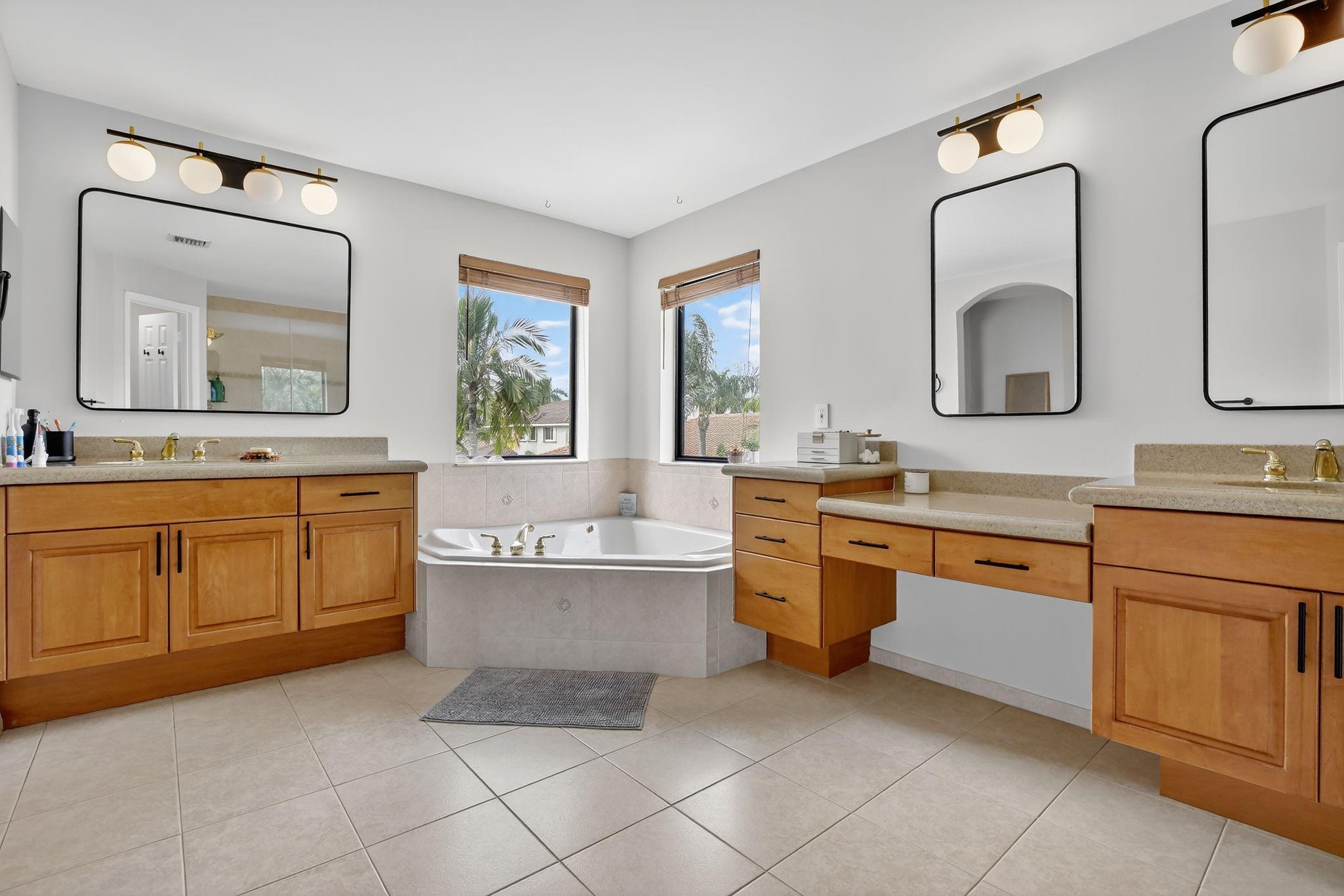 WINDSOR PALMS - Residential