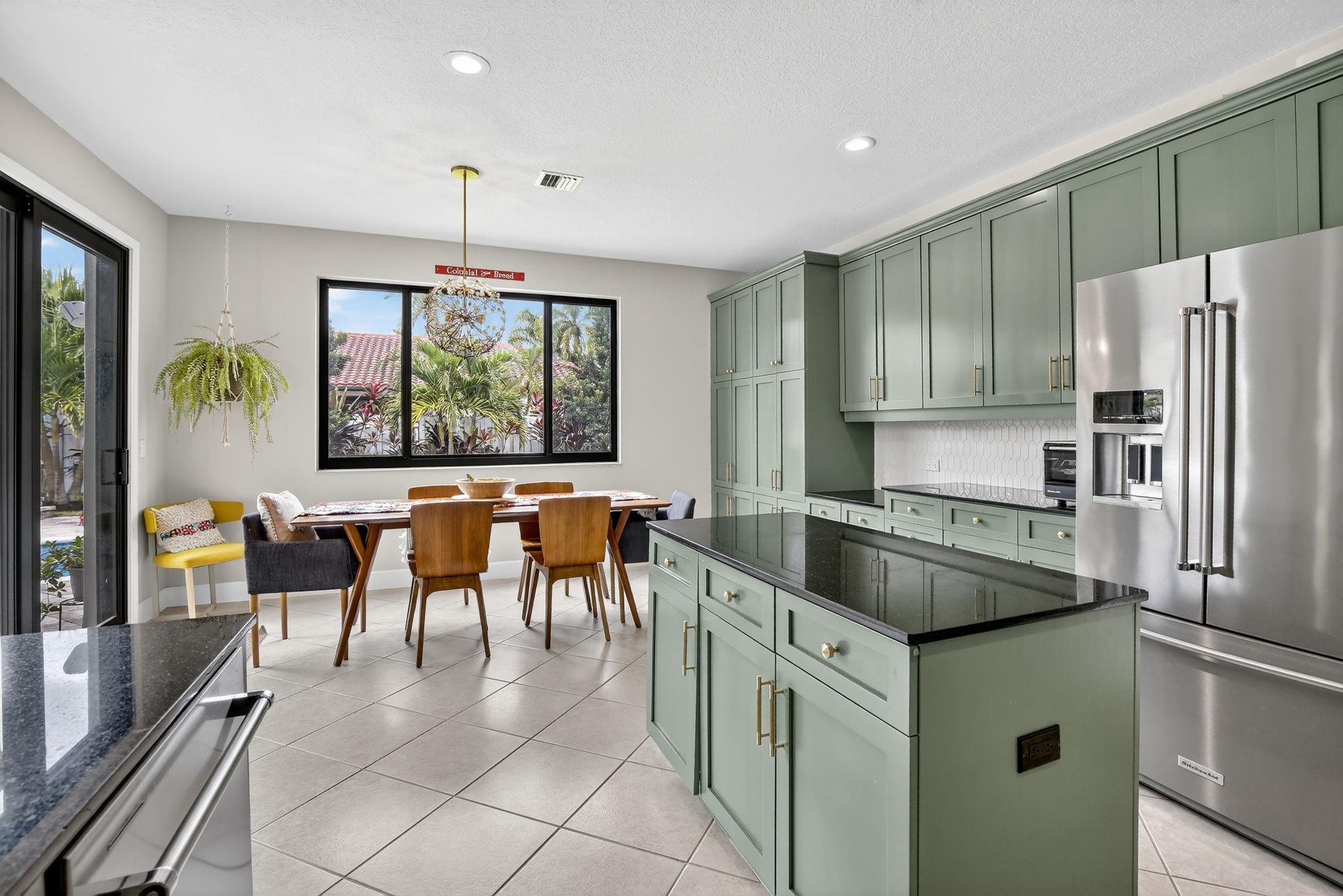 WINDSOR PALMS - Residential