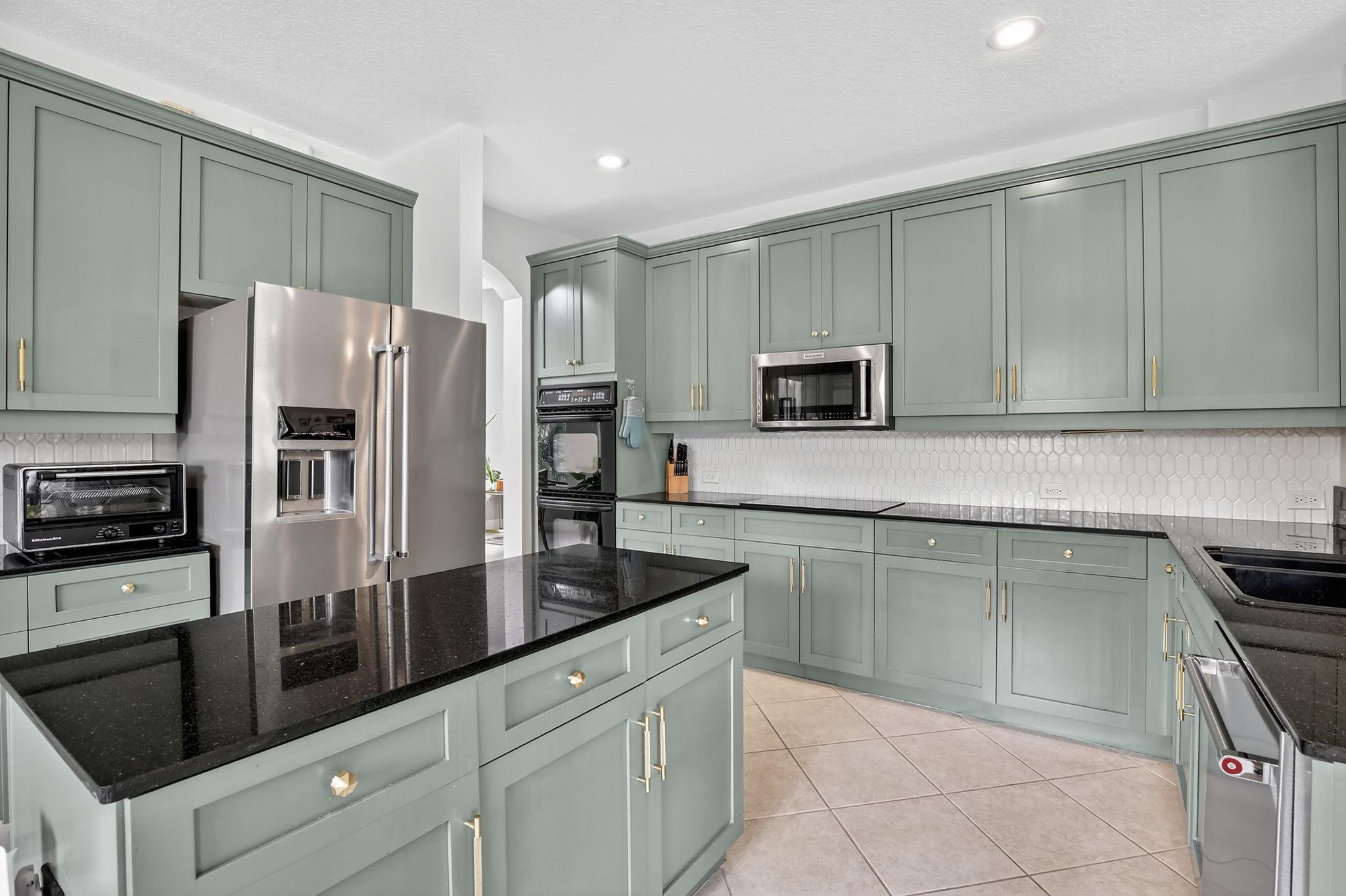 WINDSOR PALMS - Residential