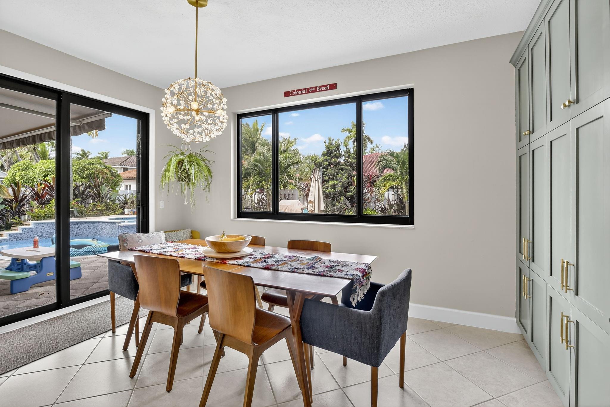 WINDSOR PALMS - Residential