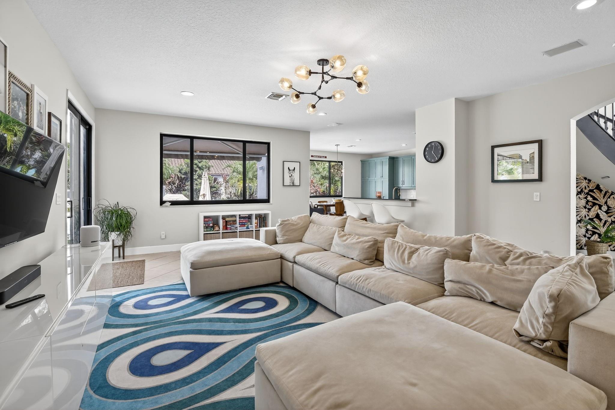 WINDSOR PALMS - Residential