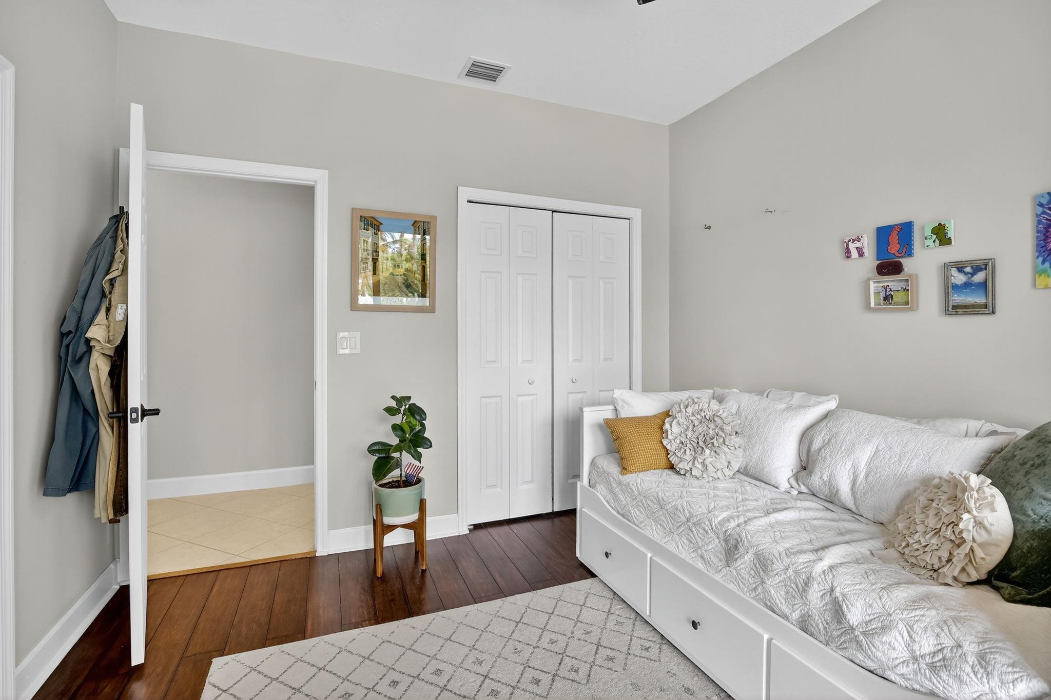 WINDSOR PALMS - Residential