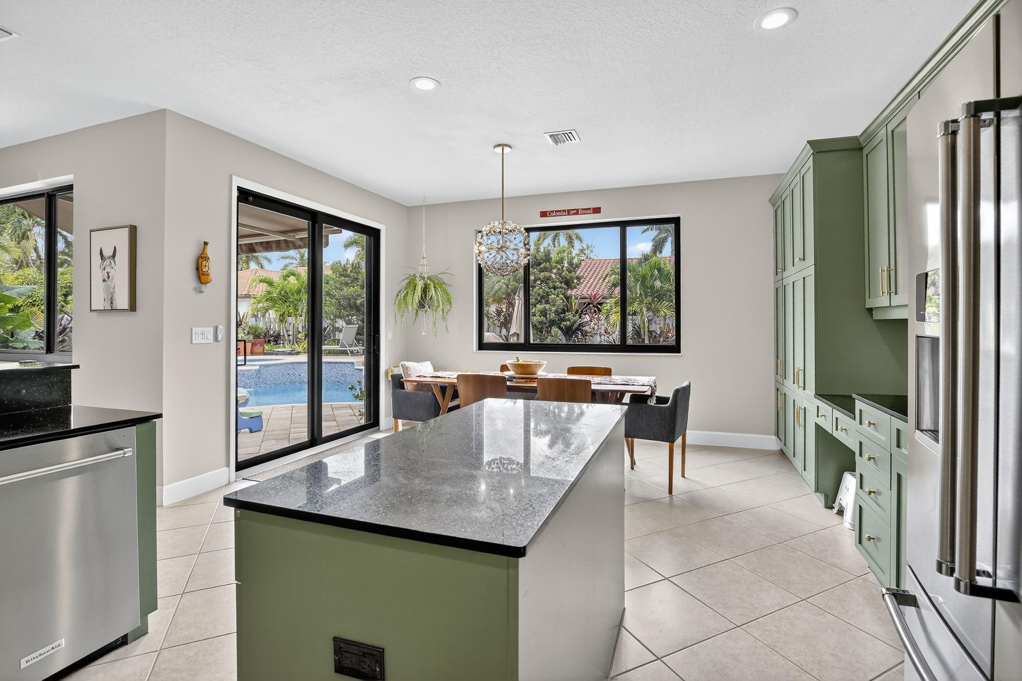 WINDSOR PALMS - Residential