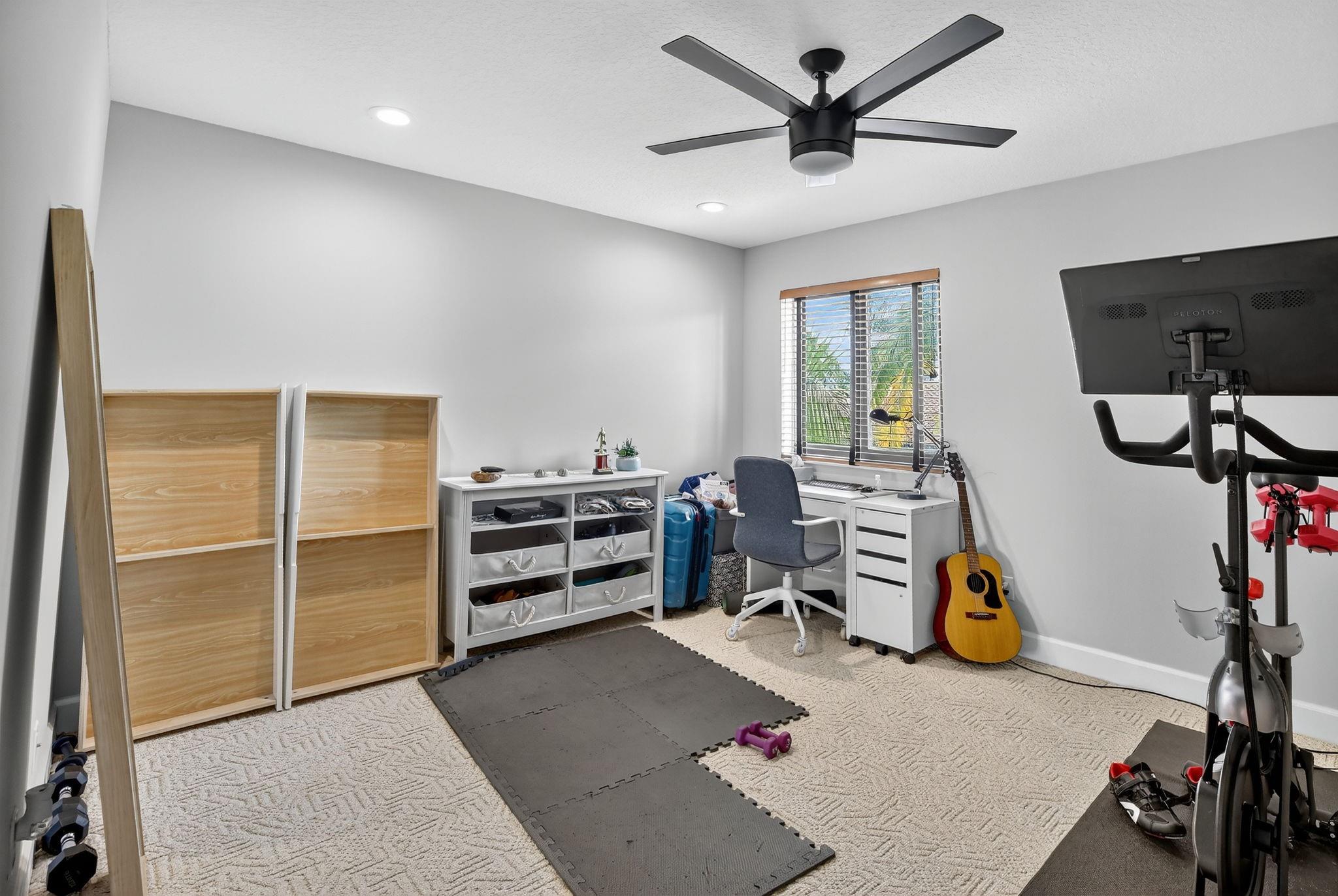 WINDSOR PALMS - Residential