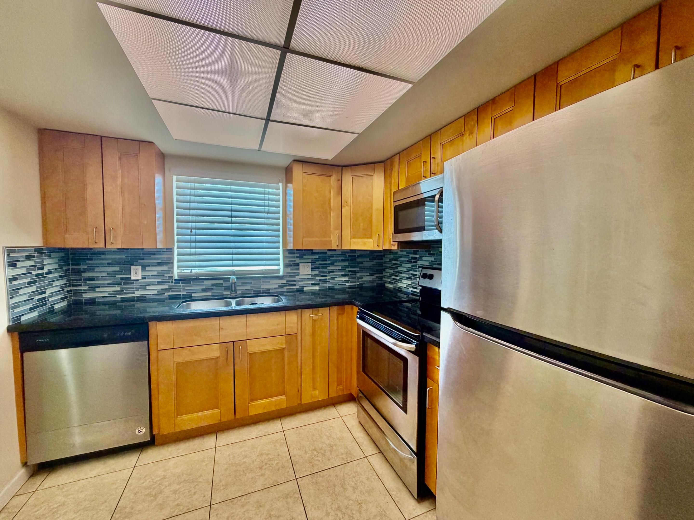 CORAL RIDGE ISLES - Residential Lease