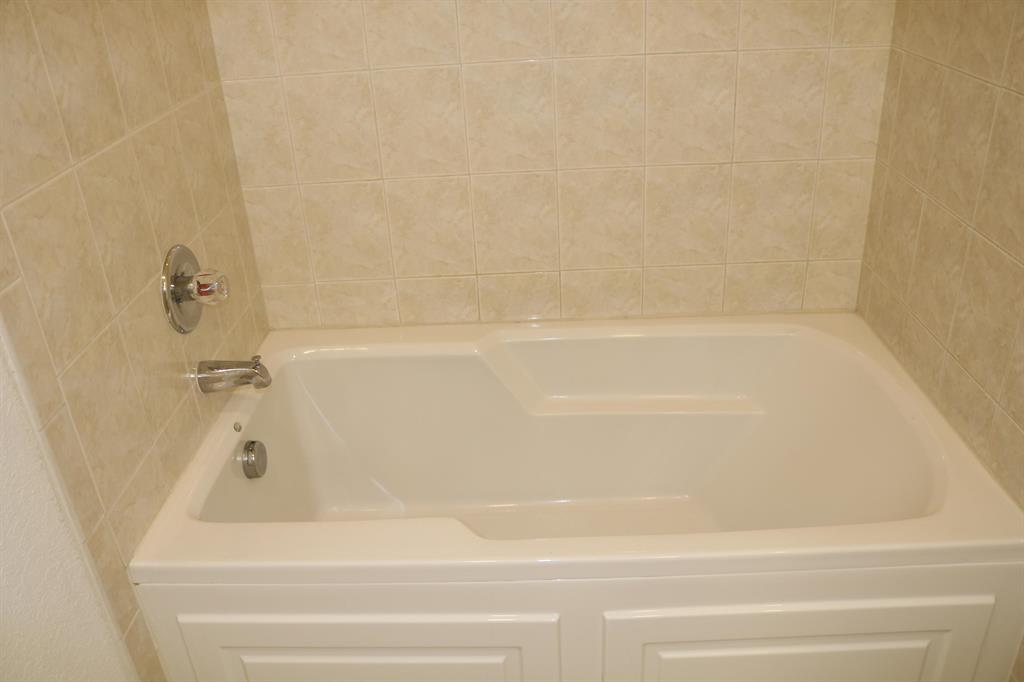 THE LAKES AT THE SAVANNAHS CONDOMINIUM - Residential