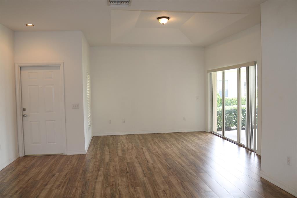 THE LAKES AT THE SAVANNAHS CONDOMINIUM - Residential