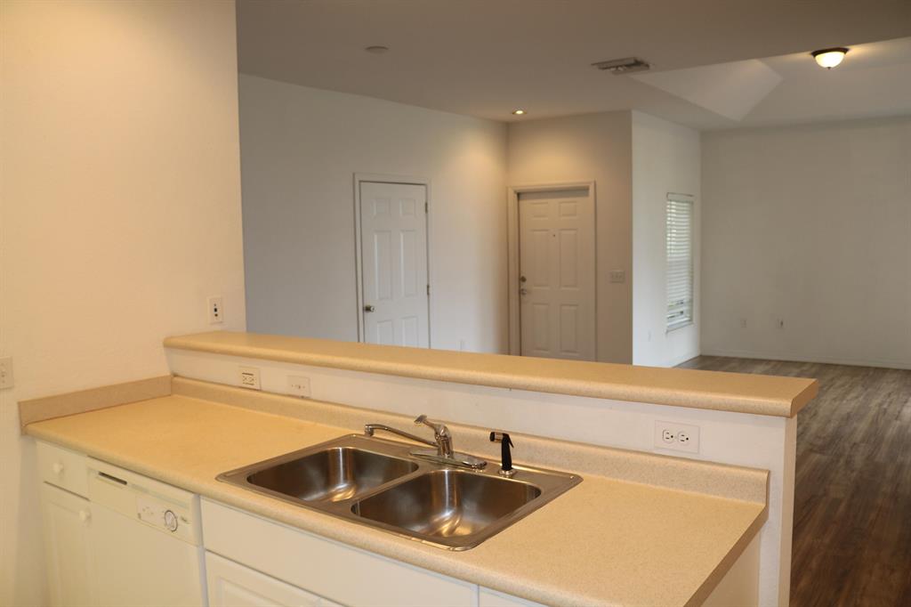 THE LAKES AT THE SAVANNAHS CONDOMINIUM - Residential