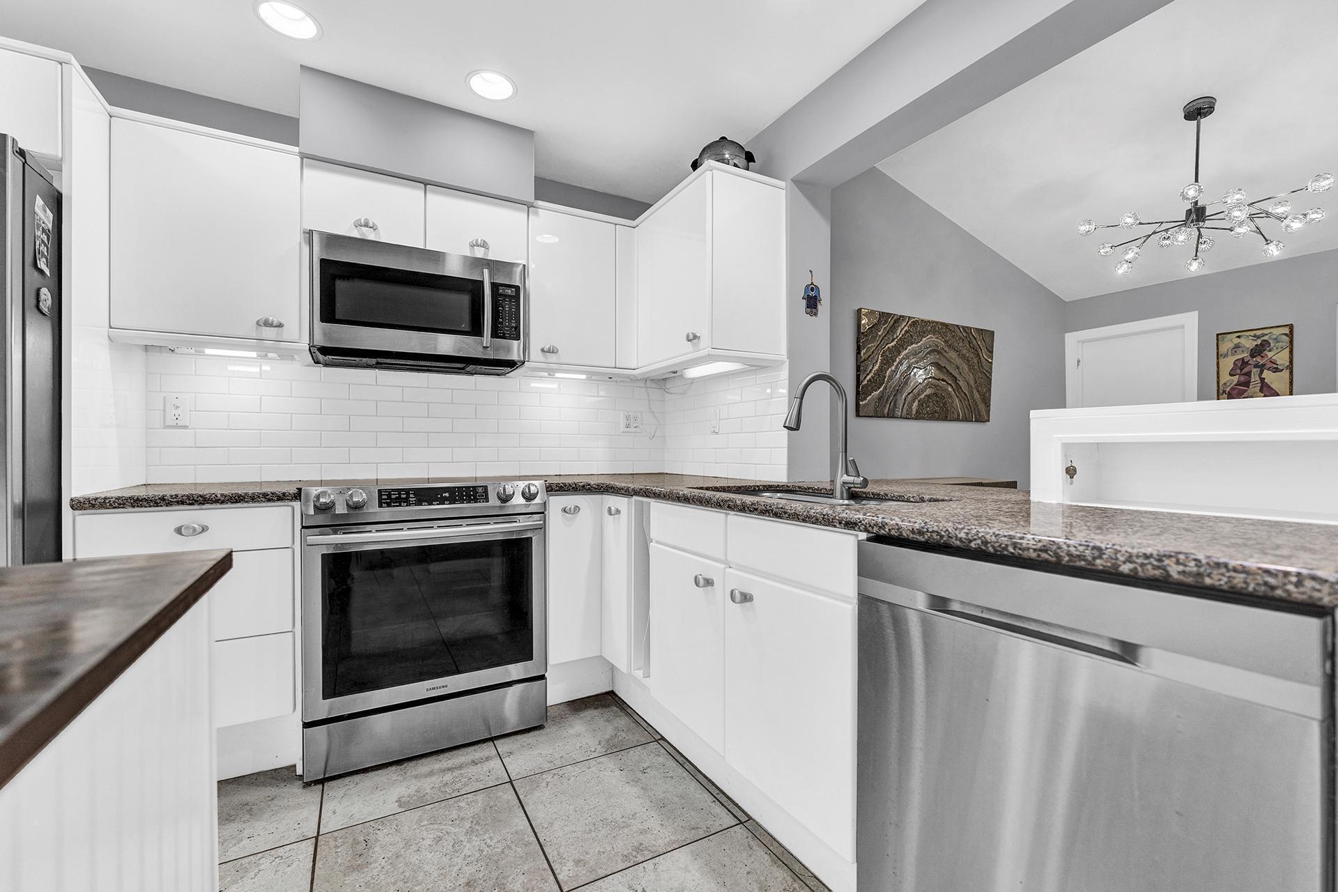 301 Del Rio Boulevard
