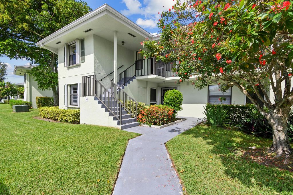 Photo of 301 Sabal Ridge Circle #A, Palm Beach Gardens, FL 33418 (MLS # R10897951)