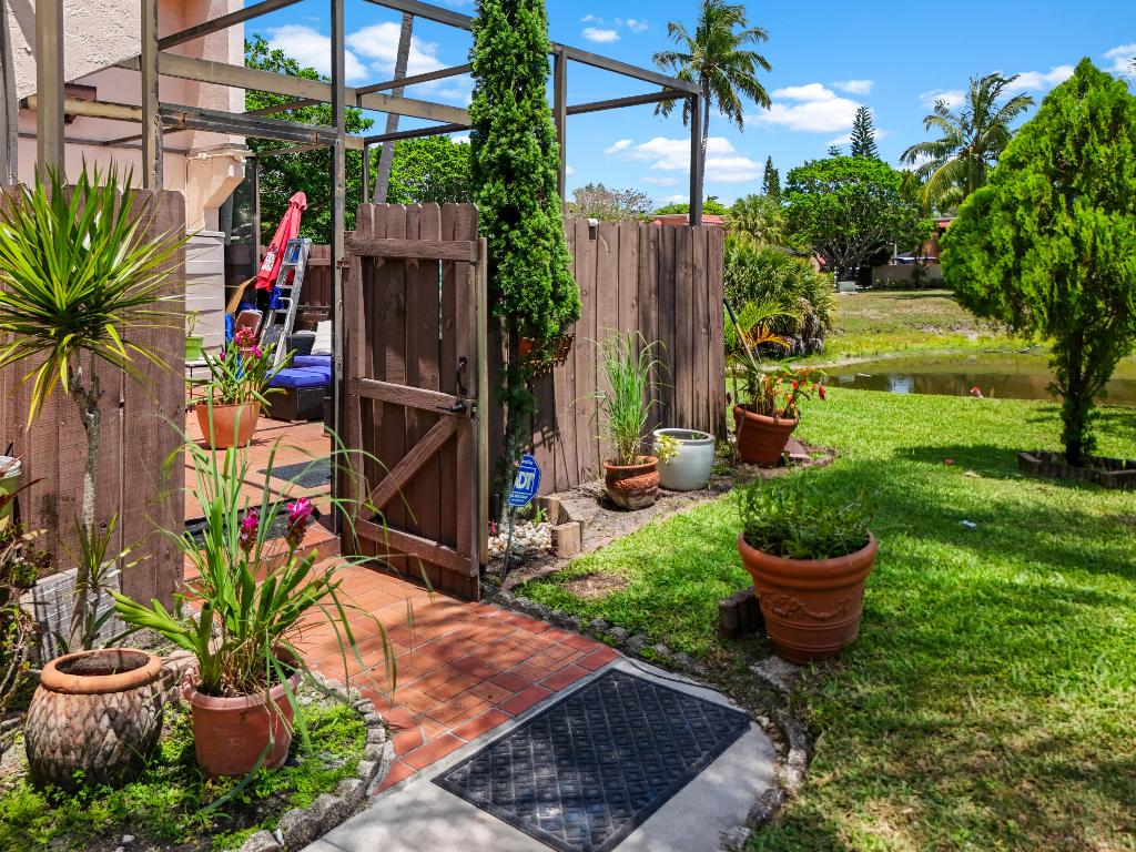 SEVEN SPRINGS 1 - Residential