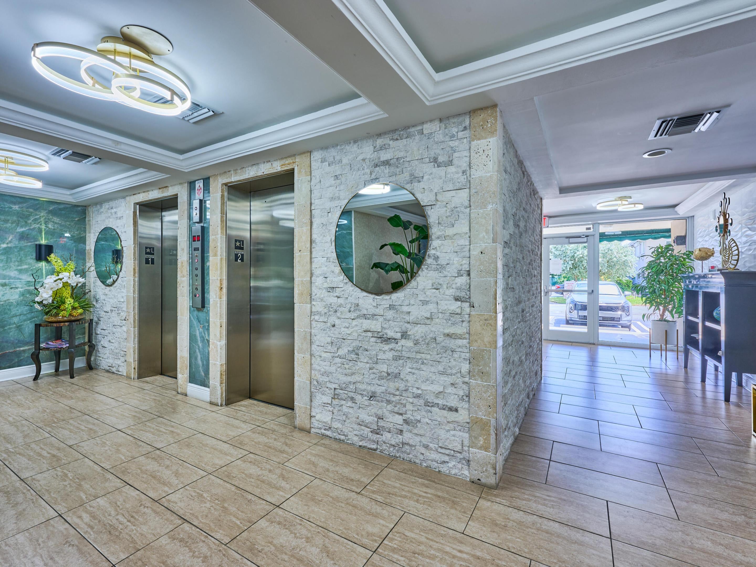 2611 N Riverside Drive 606