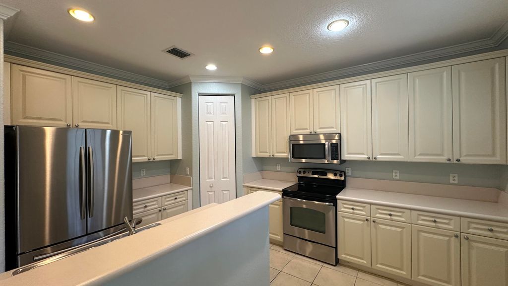 Photo of 64 Legacy Court, Delray Beach, FL 33445 (MLS # R10957684)