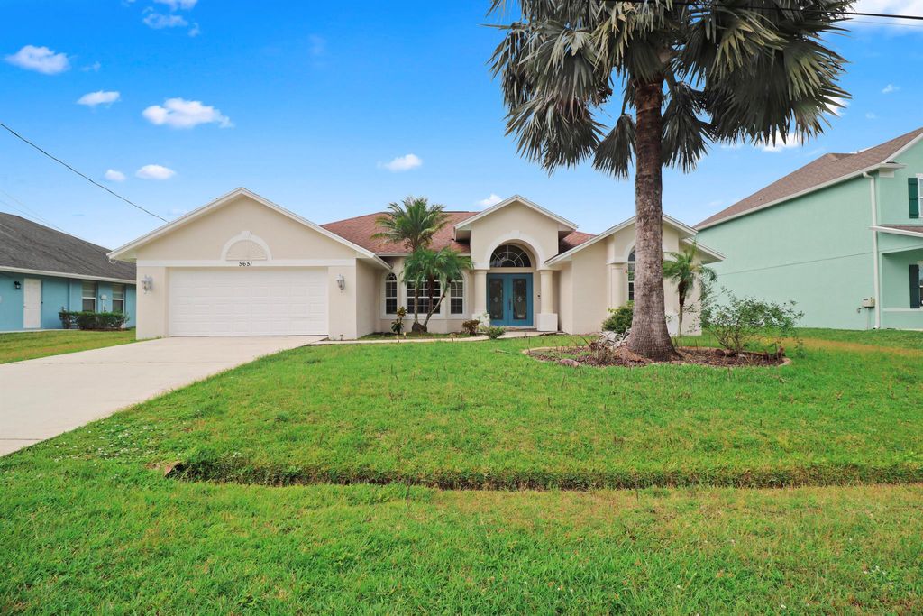 Photo of 5651 NW North Crisona Circle, Port Saint Lucie, FL 34986 (MLS # R11126145)