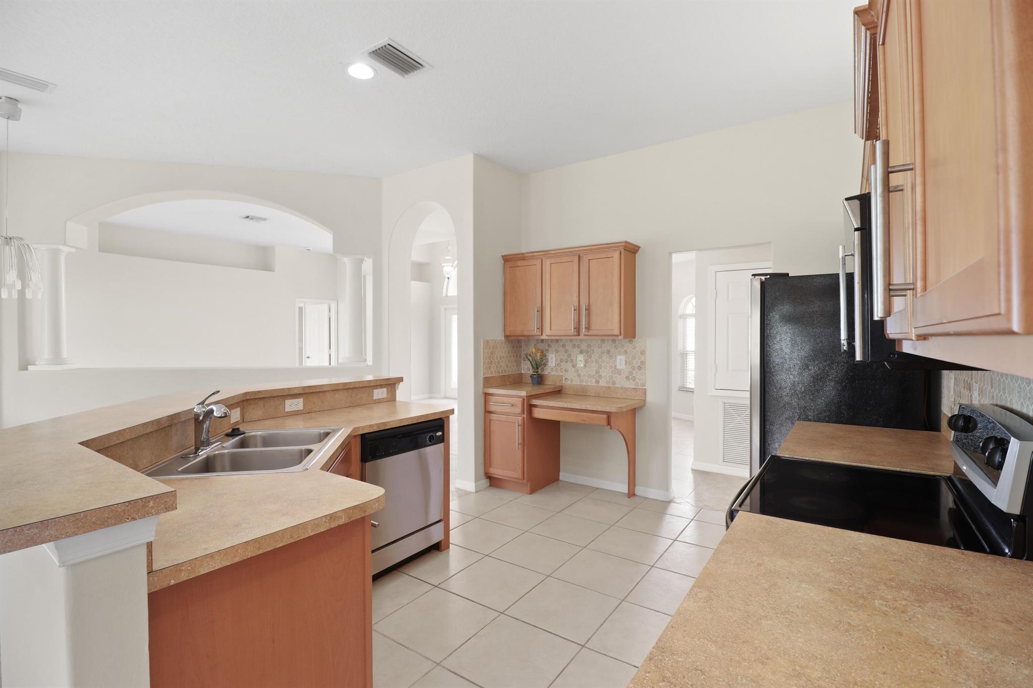 PORT ST LUCIE SECTION 44 - Residential Lease