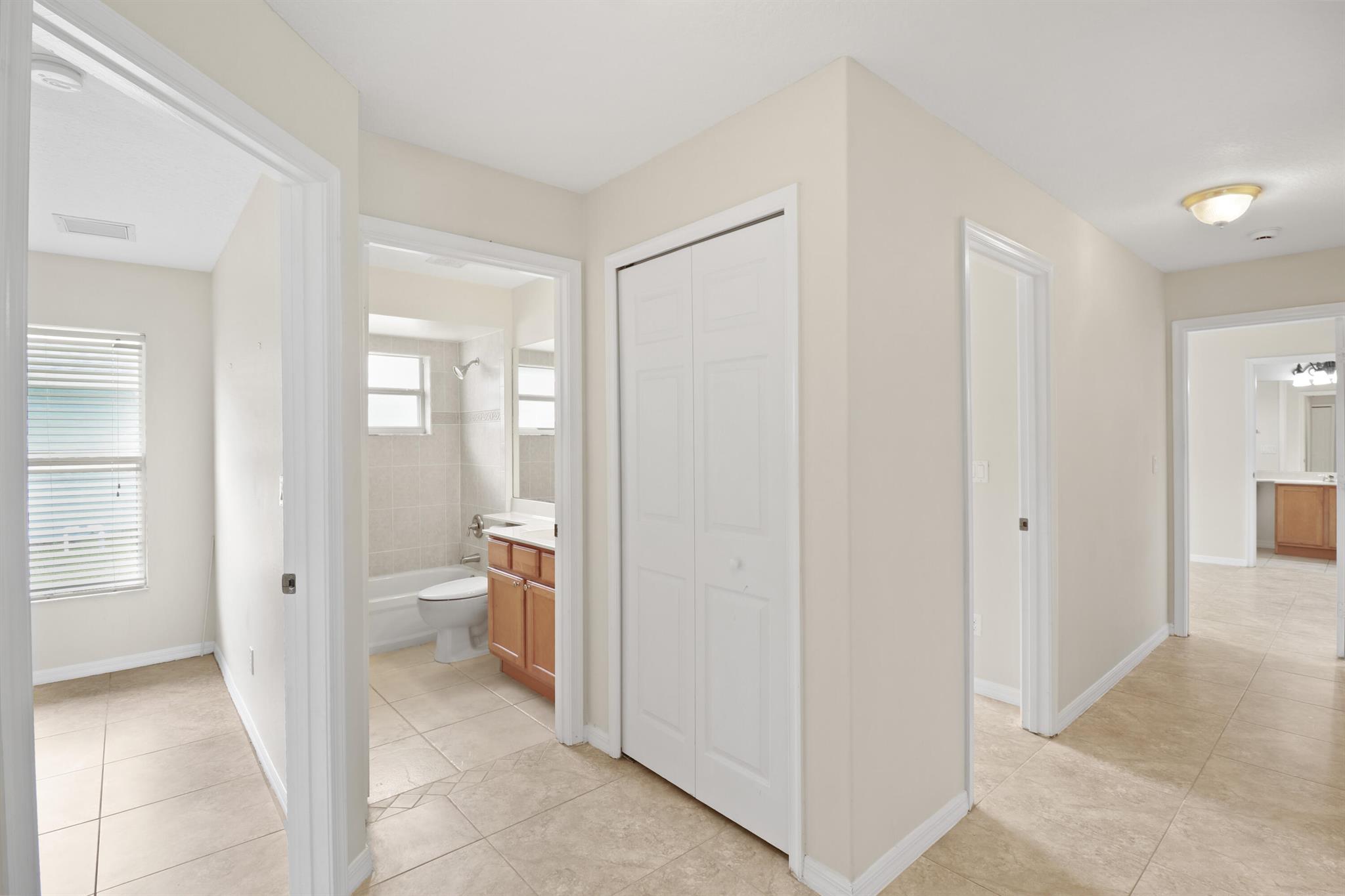 PORT ST LUCIE SECTION 44 - Residential Lease