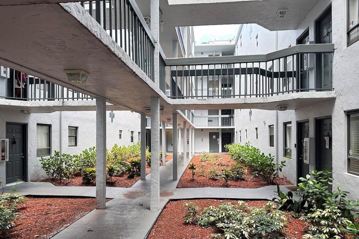 Presidential Golfview - Residential