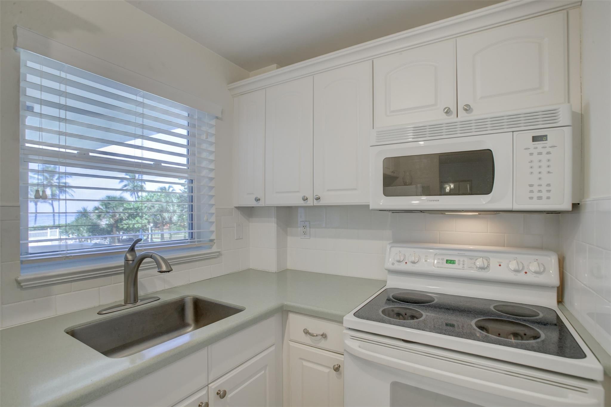 Hillsboro Windsor Condo - Residential