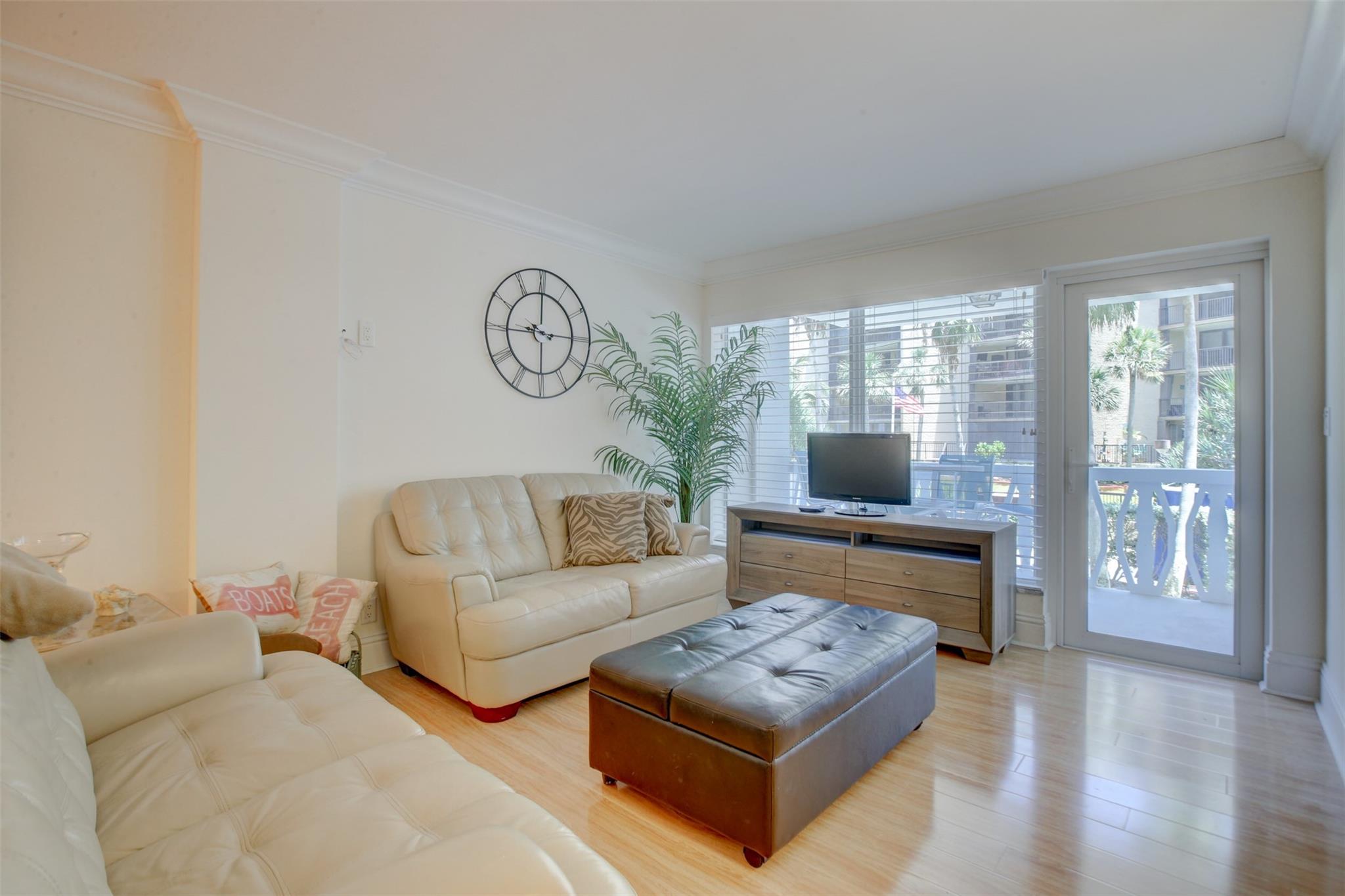 Hillsboro Windsor Condo - Residential