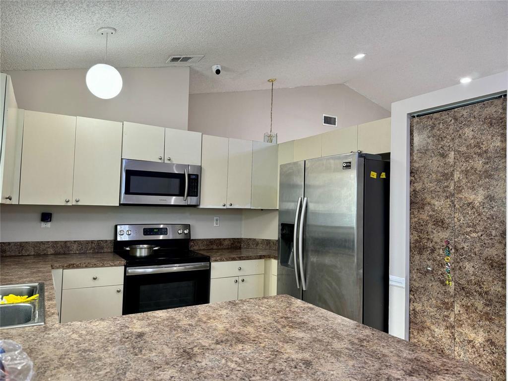 NORTH LAUDERDALE DIVISION - Residential Lease